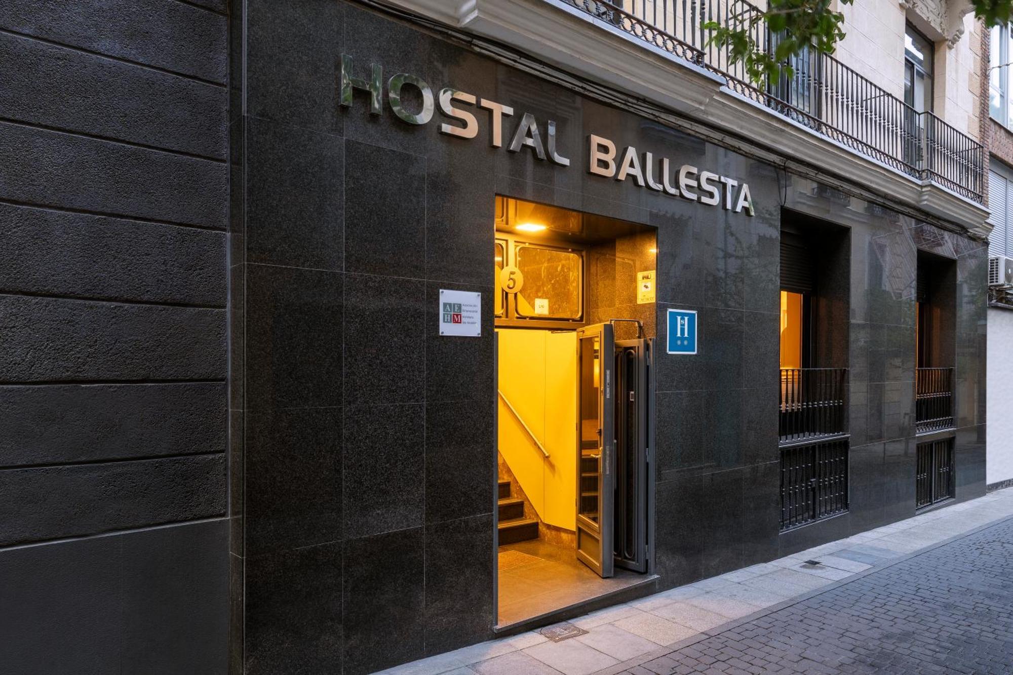 Отель Hostal Ballesta Мадрид Экстерьер фото